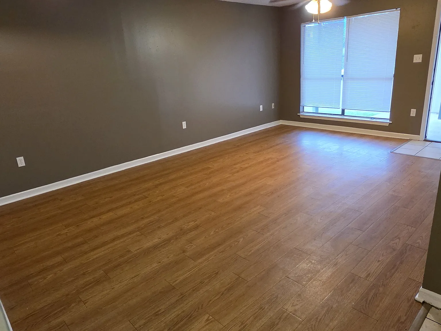 3 bed, 1226 sqft, $1,100 — Photo 2
