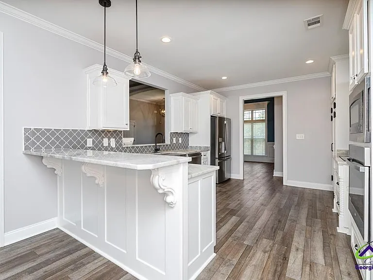 1052 Chattahoochee Dr — Photo 14