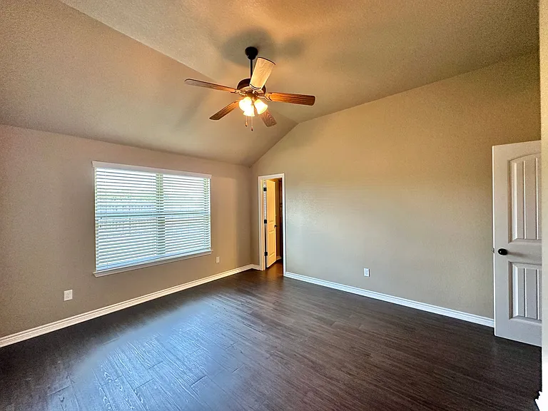 302 Sladecek Dr — Photo 19