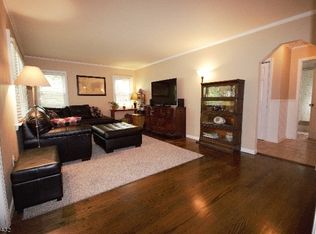 530 Skyline Lakes Dr, Ringwood, NJ 07456
