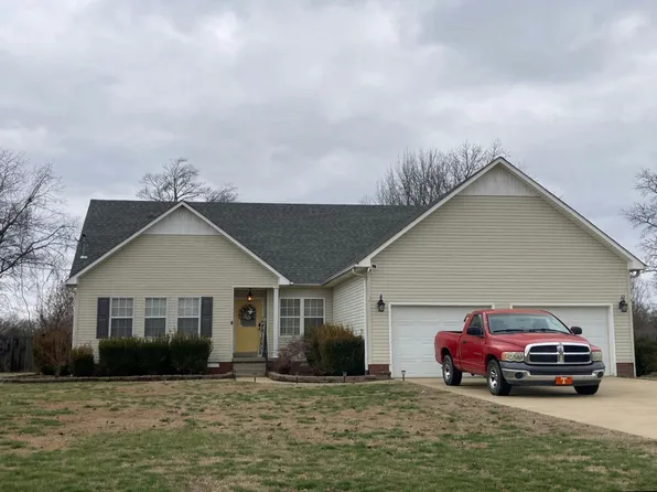 385 Benjamin Dr, Dyersburg, TN 38024