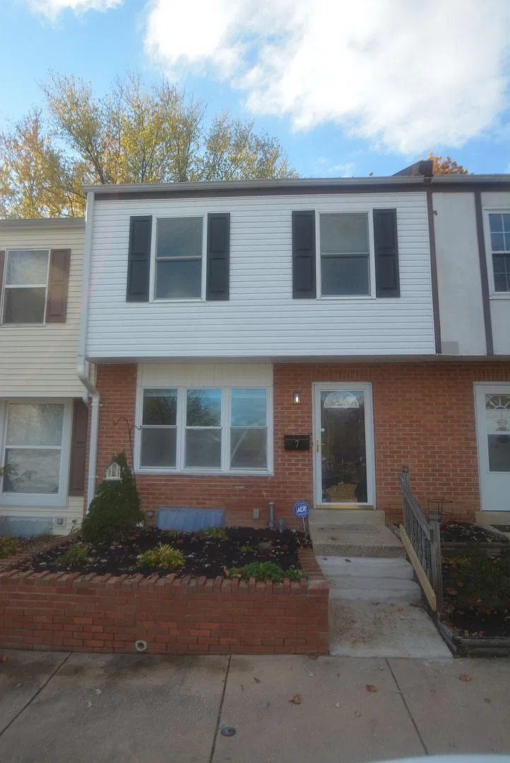 Recently Updated 3 Bedroom 1 Bath in Newark with a Partially Finished Basement — Photo 1