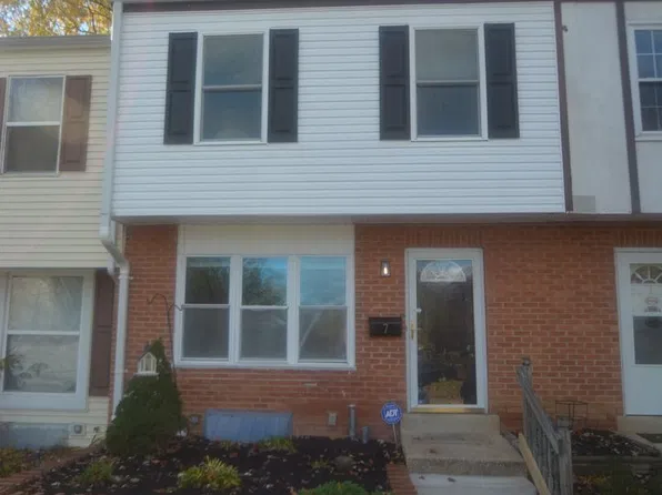 7 Gilbert Ct, Newark, DE 19713