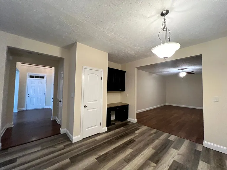 2458 Market Hill Dr — Photo 4