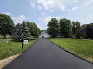 W7918 Payton Dr, Pardeeville, WI 53954
