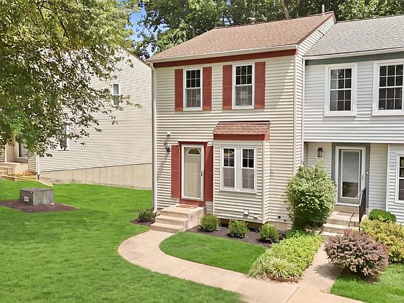 3rd image of 31 Long Green Ct