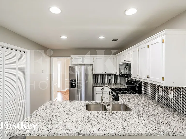 55 Foster Trace Dr — Photo 4