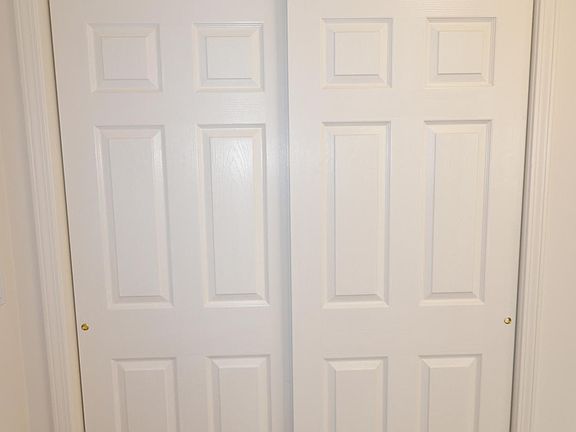 4th image of 2472 Spring Hill Dr