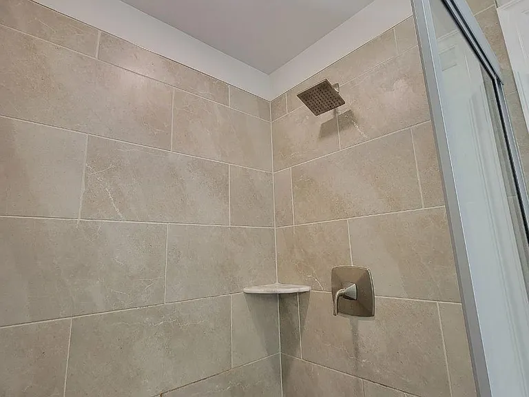 4705 Apatite Bluff Dr — Photo 40