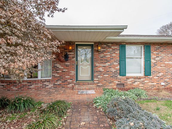 4th image of 604 Warren Dr