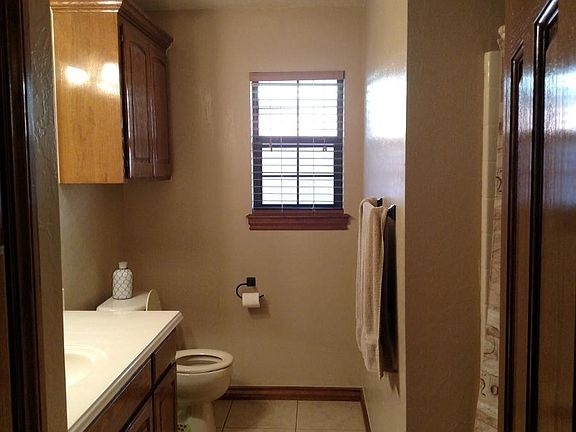 4th image of 1608 NE 31st St