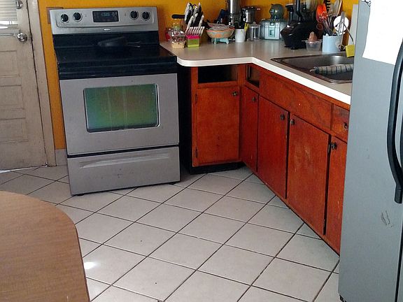 3rd image of 610 Robert Ave