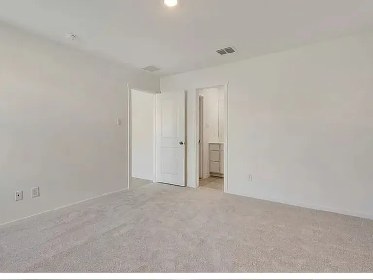 613 Holleman Dr — Photo 15