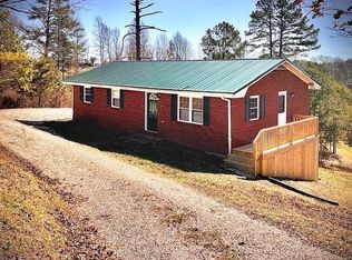 510 E Spencer Rd, Campton, KY 41301