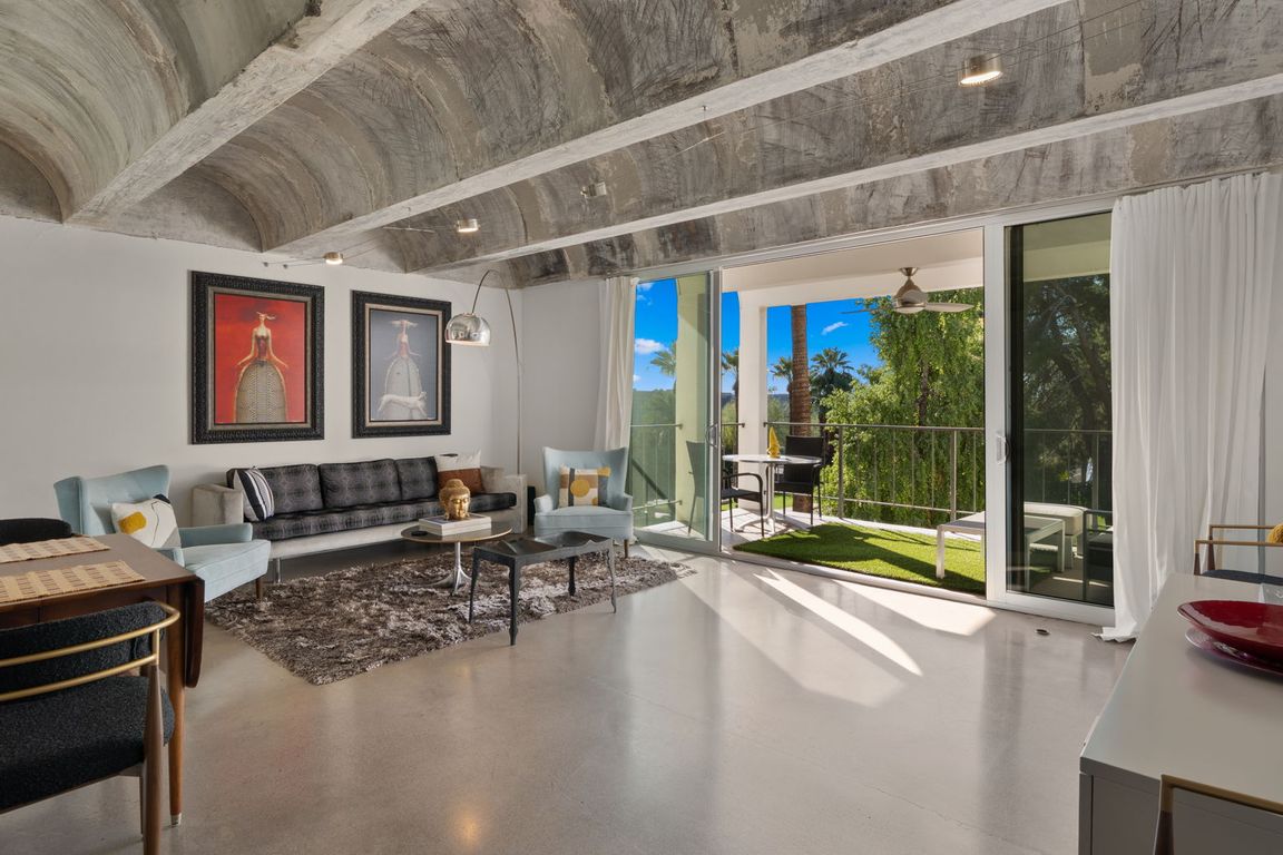 next background image