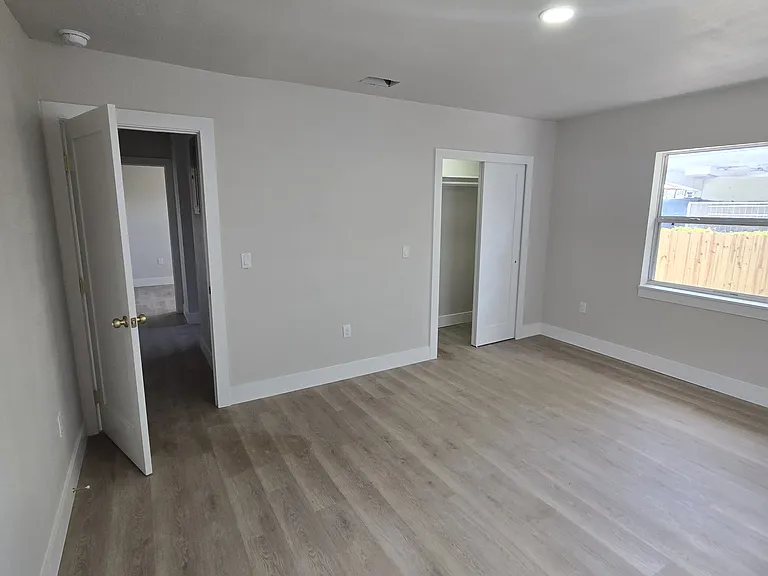 1919 Dr Martin Luther King Jr St S #1923 — Photo 11
