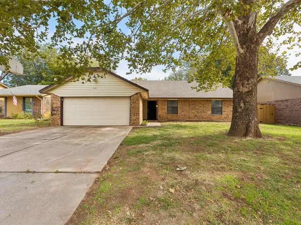 1304 S Aries Rd, Edmond, OK 73003
