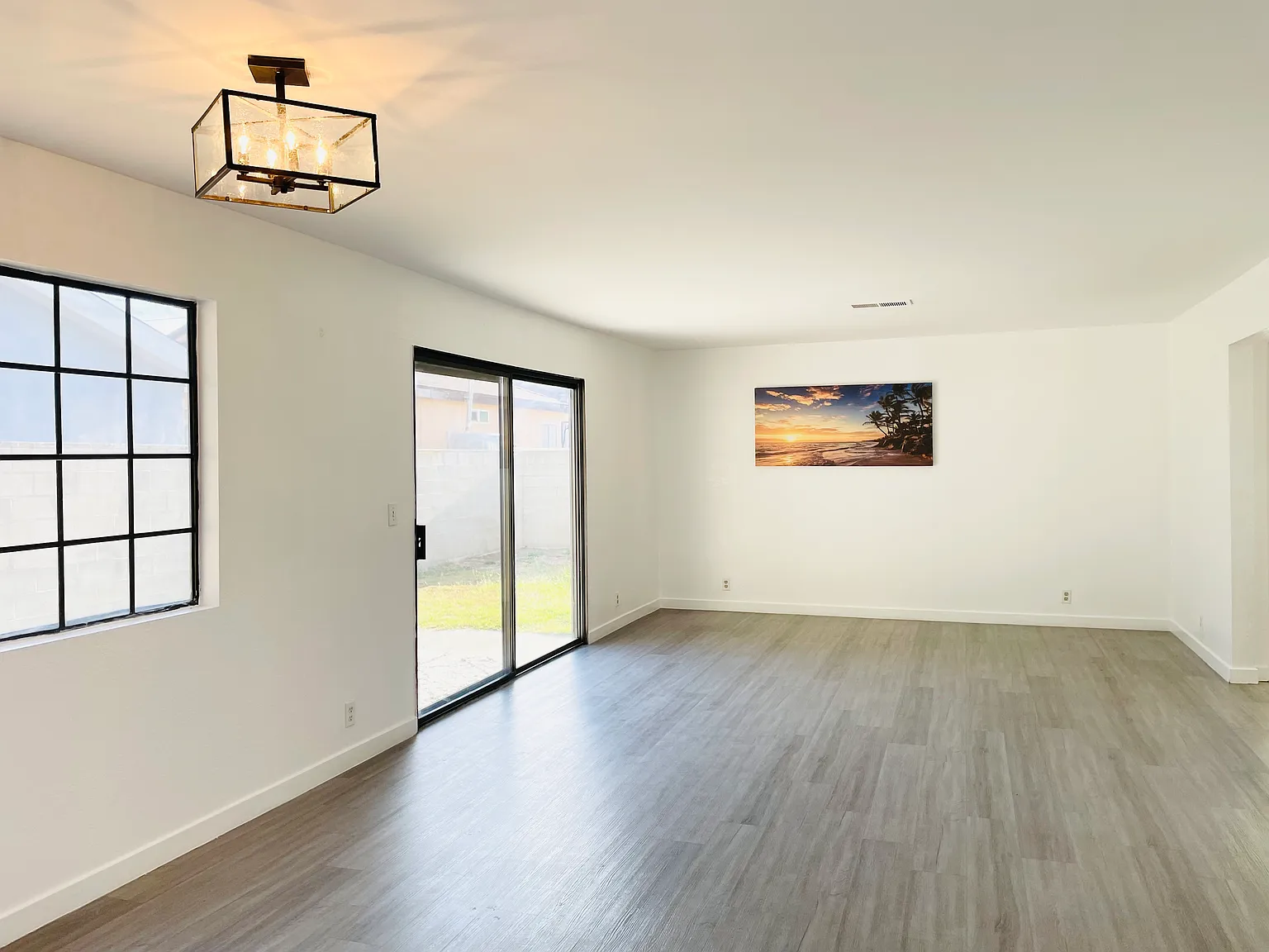 4 bed, 2.5 bath, 1800 sqft, $4,400 — Photo 2