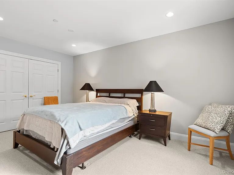 1 Augusta Ct — Photo 31