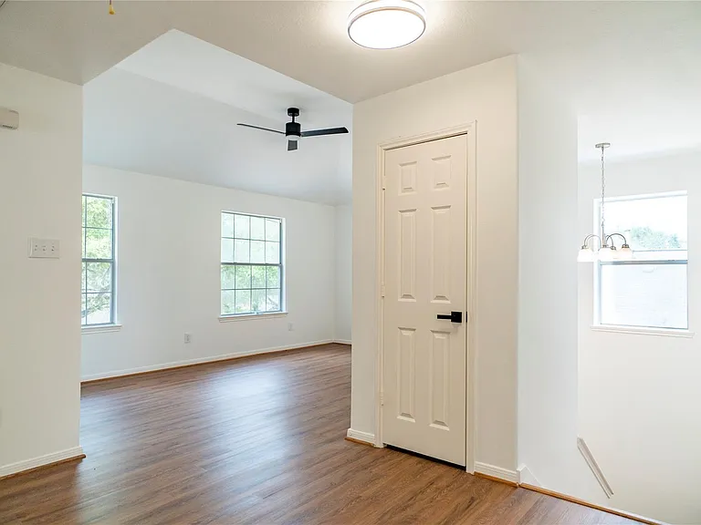 16327 Woma Ct — Photo 27
