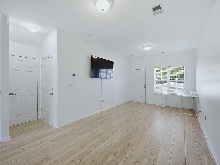 205 Azteca Dr — Photo 6