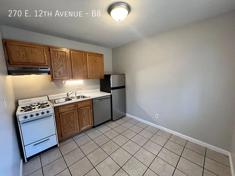 270 E 12th Ave #B8 — Photo 3