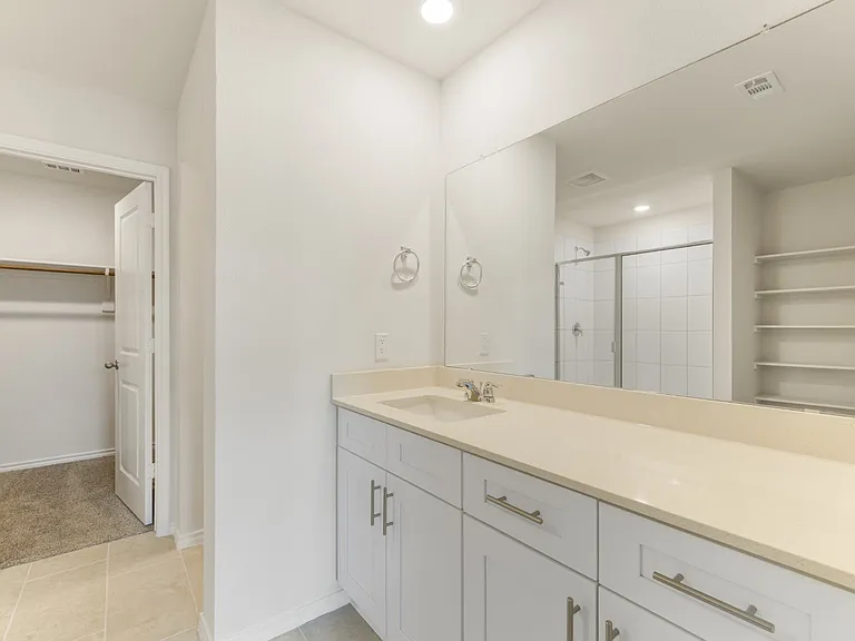 1558 Brooke Dr — Photo 9