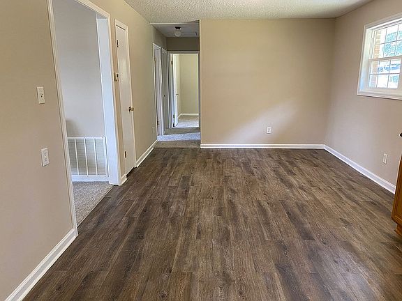 5th image of 966 Lakeview Dr