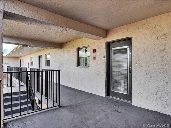 3rd image of 2800 Somerset Dr APT 404J