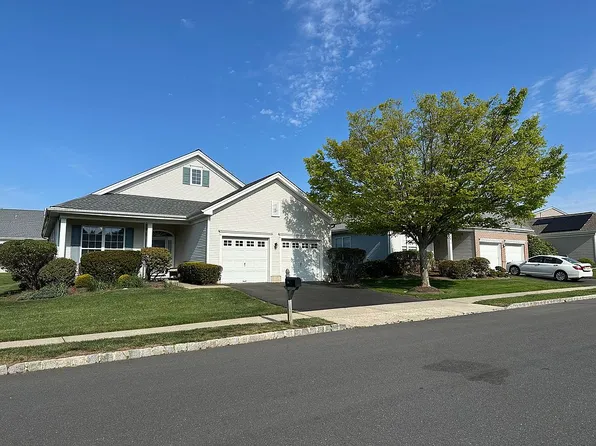 54 Temple Ct, Pennington, NJ 08534
