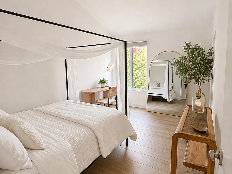 Bedroom 2- has walk in closet