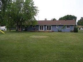 3rd image of 1014 Southwood Dr S