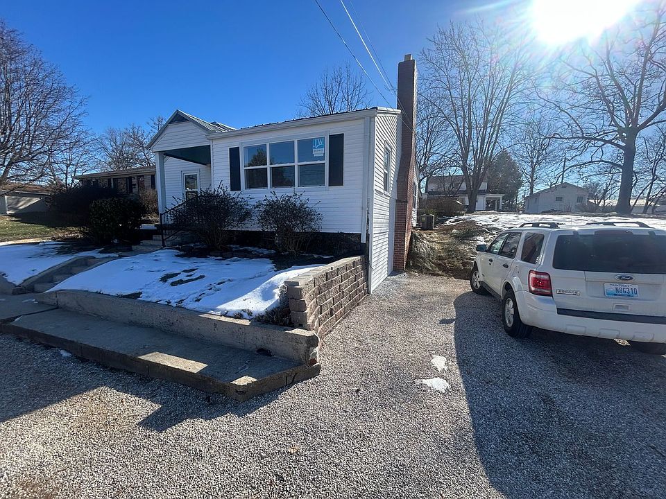 1st image of 202 Central Ave