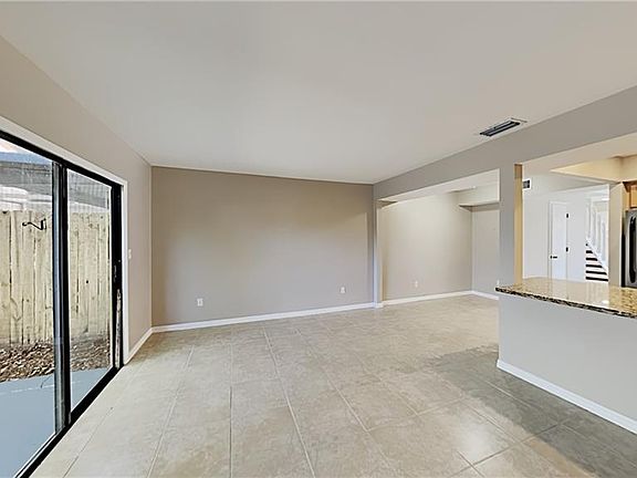 5th image of 16121 Dawnview Dr