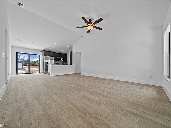 3rd image of 4507 E 10th St