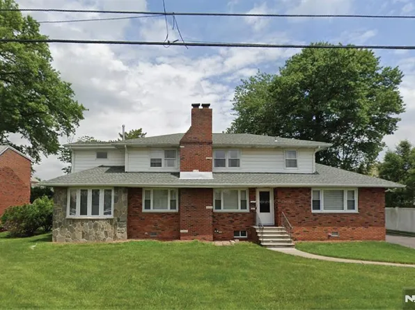 44 Roosevelt St, Little Ferry, NJ 07643