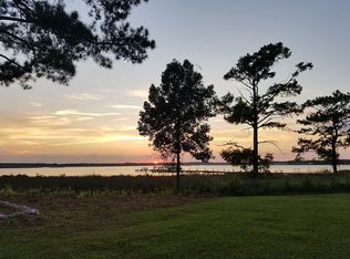 137 Deepwater Dr, Stella, NC 28582