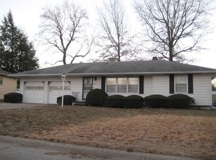 8815 E 85th St, Raytown, MO 64138