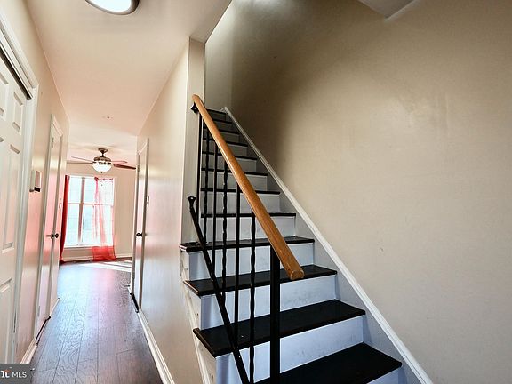 4th image of 12603 Trumbull Dr
