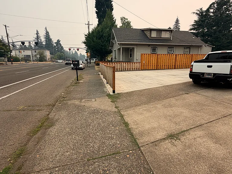 3743 SE 122nd Ave — Photo 2