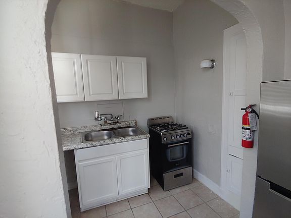 5th image of 204 E Dewey Pl APT 12