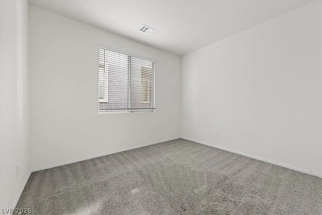 5 bed, 3.0 bath, 2375 sqft, $2,950 — Photo 4