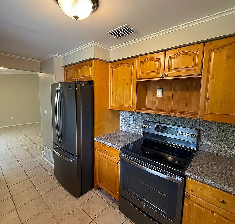 1st image of 2711 Tina Ln