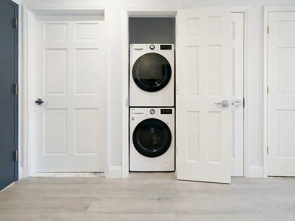 5th image of 142 Huron St #5C