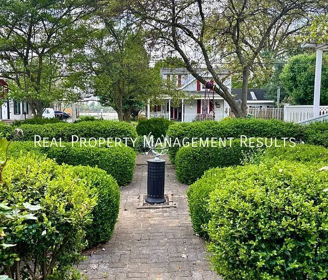 402 W Jennings St — Photo 22