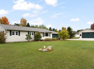933 Denie Ln, Traverse City, MI 49685