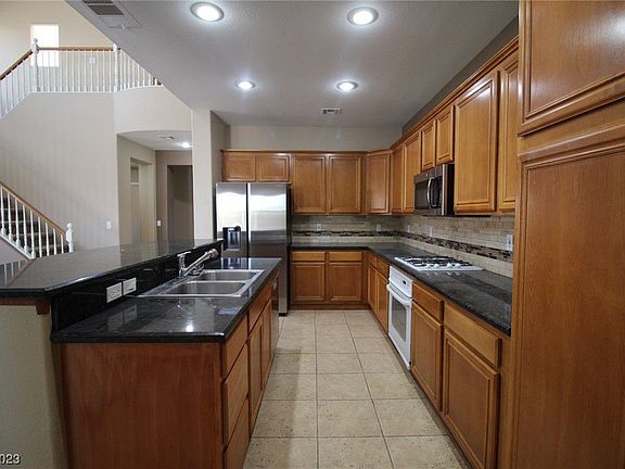 4th image of 1594 Shady Elm St #0