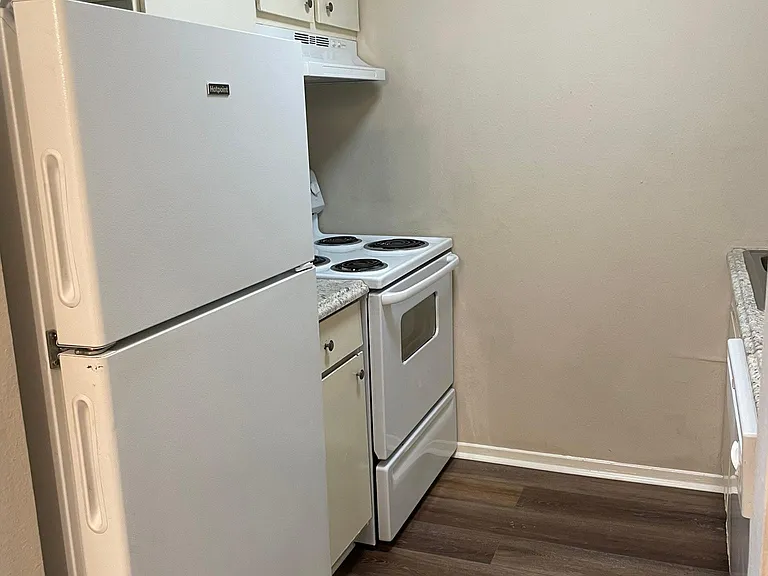 872 Arlington Ave #7 — Photo 4