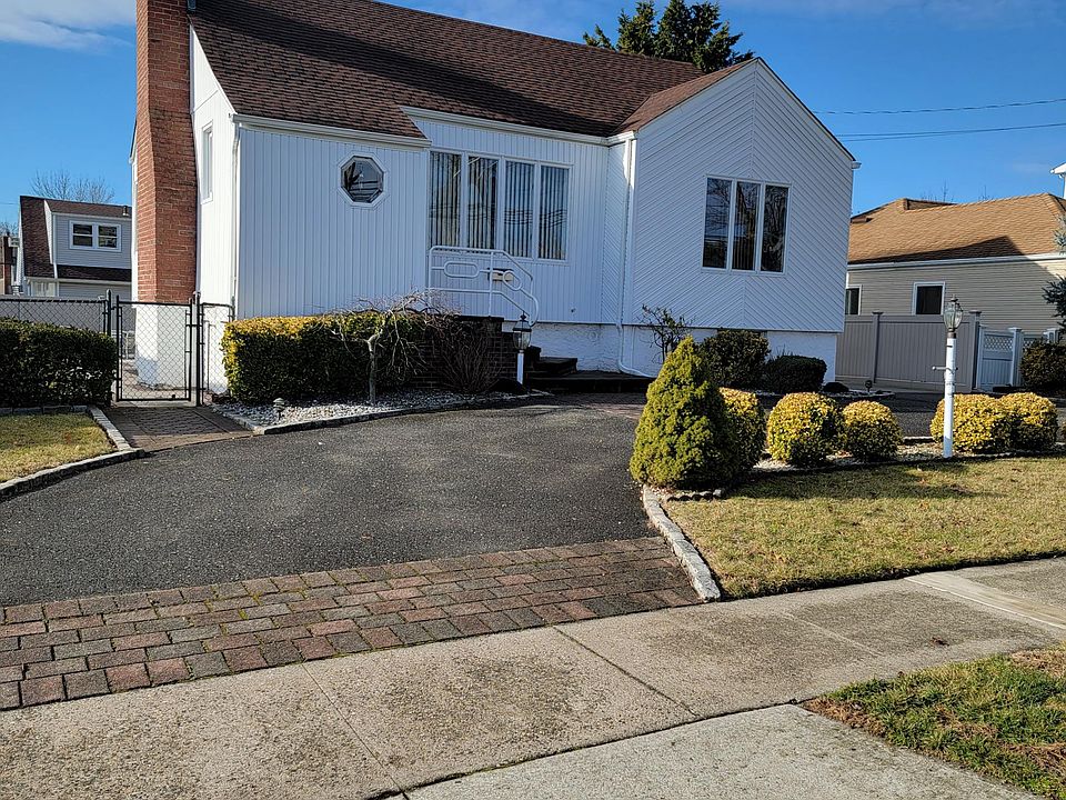 1st image of 3340 Woodward St