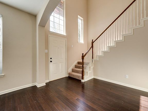 3rd image of 401 Preston Oaks Dr